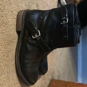 Woman’s size 8 UGG